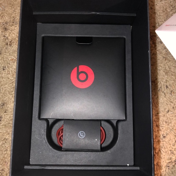 BRAND NEW BEATS SOLO 2 - Picture 3 of 5